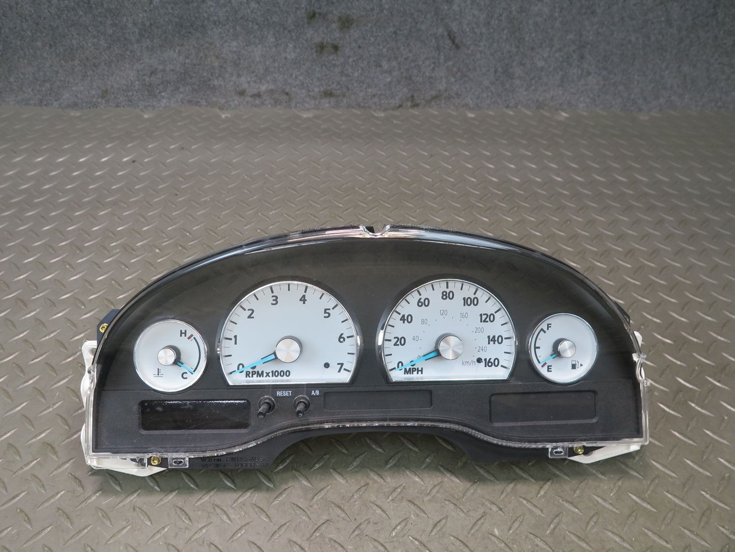2003 Ford Thunderbird Instrument Cluster Gauge Speedometer 3W6F-10849-CF OEM
