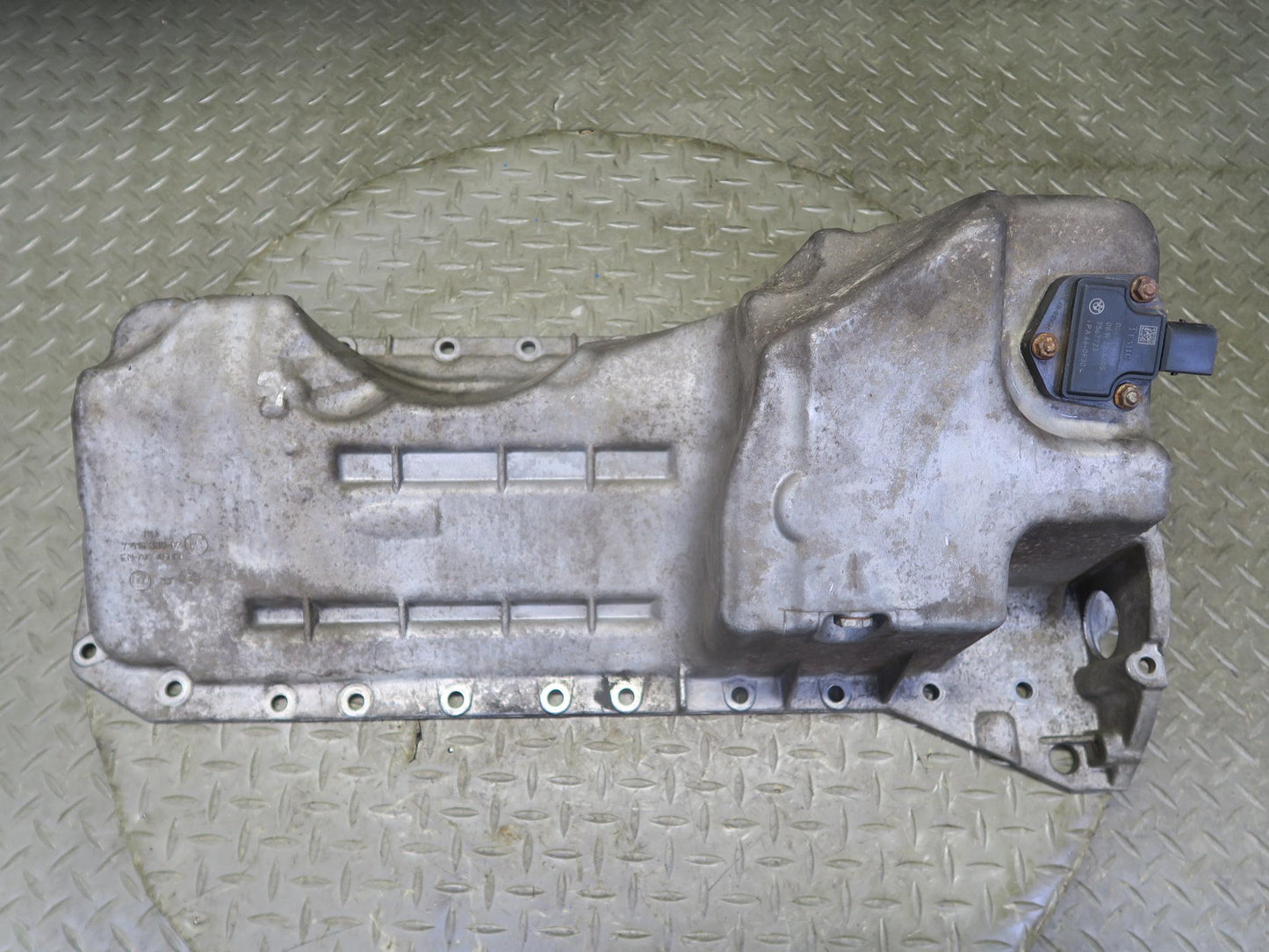 06-08 BMW E85 E86 Z4 3.0L N52 A/T Engine Motor Oil Pan w Sensor 68K Miles OEM