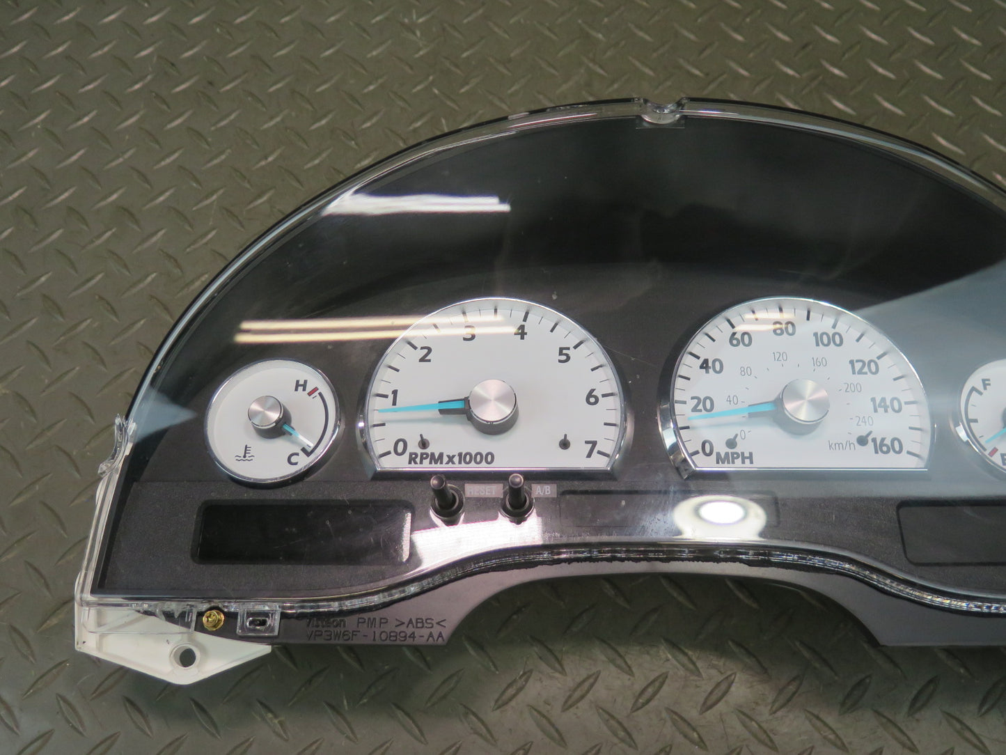 2003 Ford Thunderbird Instrument Cluster Gauge Speedometer 3W6F-10849-CF OEM