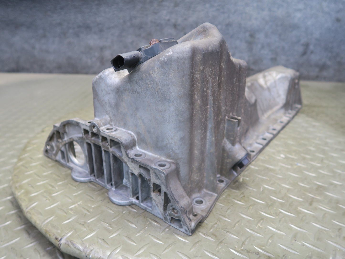 06-08 BMW E85 E86 Z4 3.0L N52 A/T Engine Motor Oil Pan w Sensor 68K Miles OEM