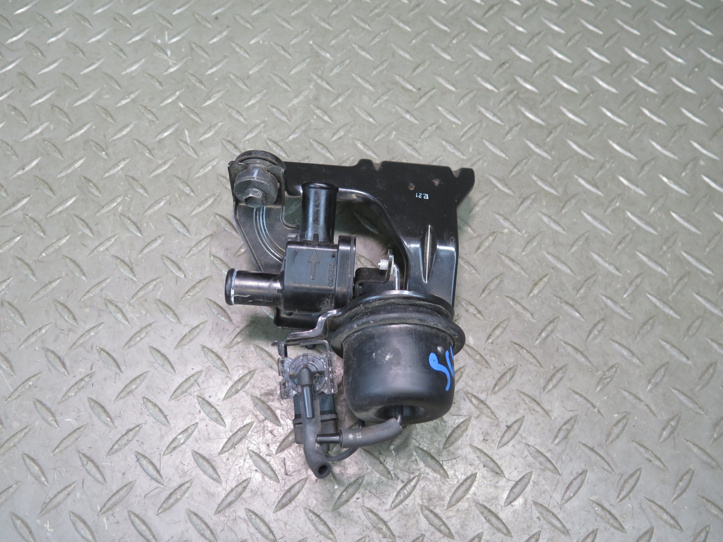 92-97 Lexus JZZ31L SC300 Vacuum Solenoid Purge Valve Switch OEM