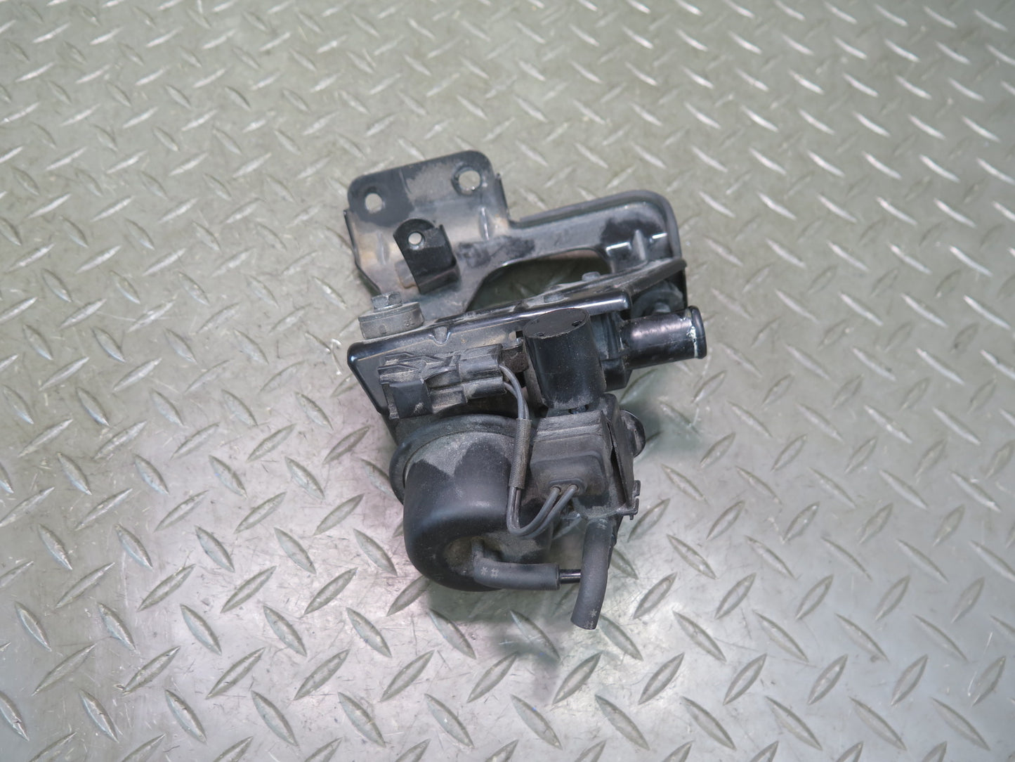 92-97 Lexus JZZ31L SC300 Vacuum Solenoid Purge Valve Switch OEM