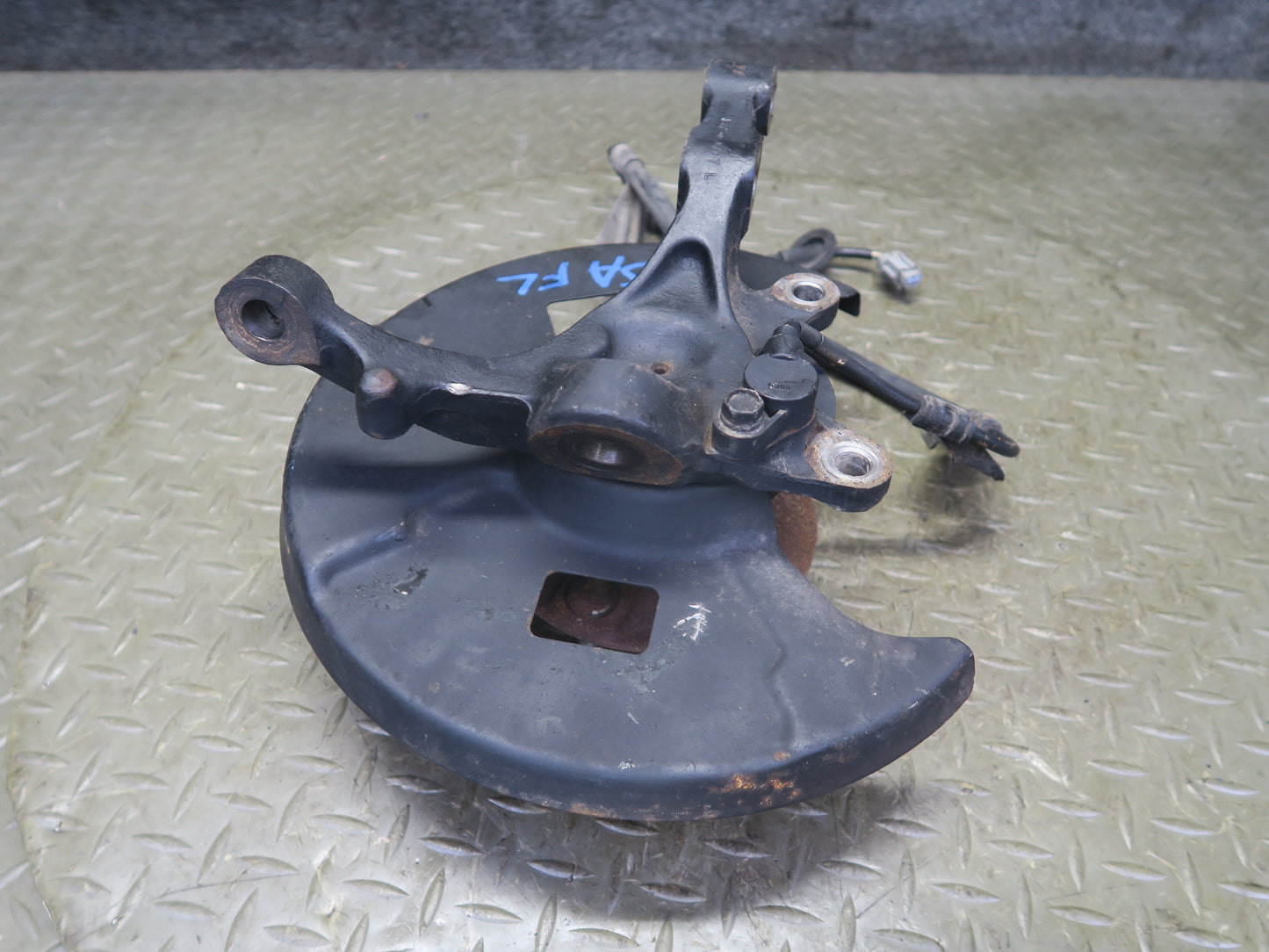 96-98 Nissan Stagea WGC34 RWD Front Left Spindle Knuckle Wheel Hub Bearing OEM