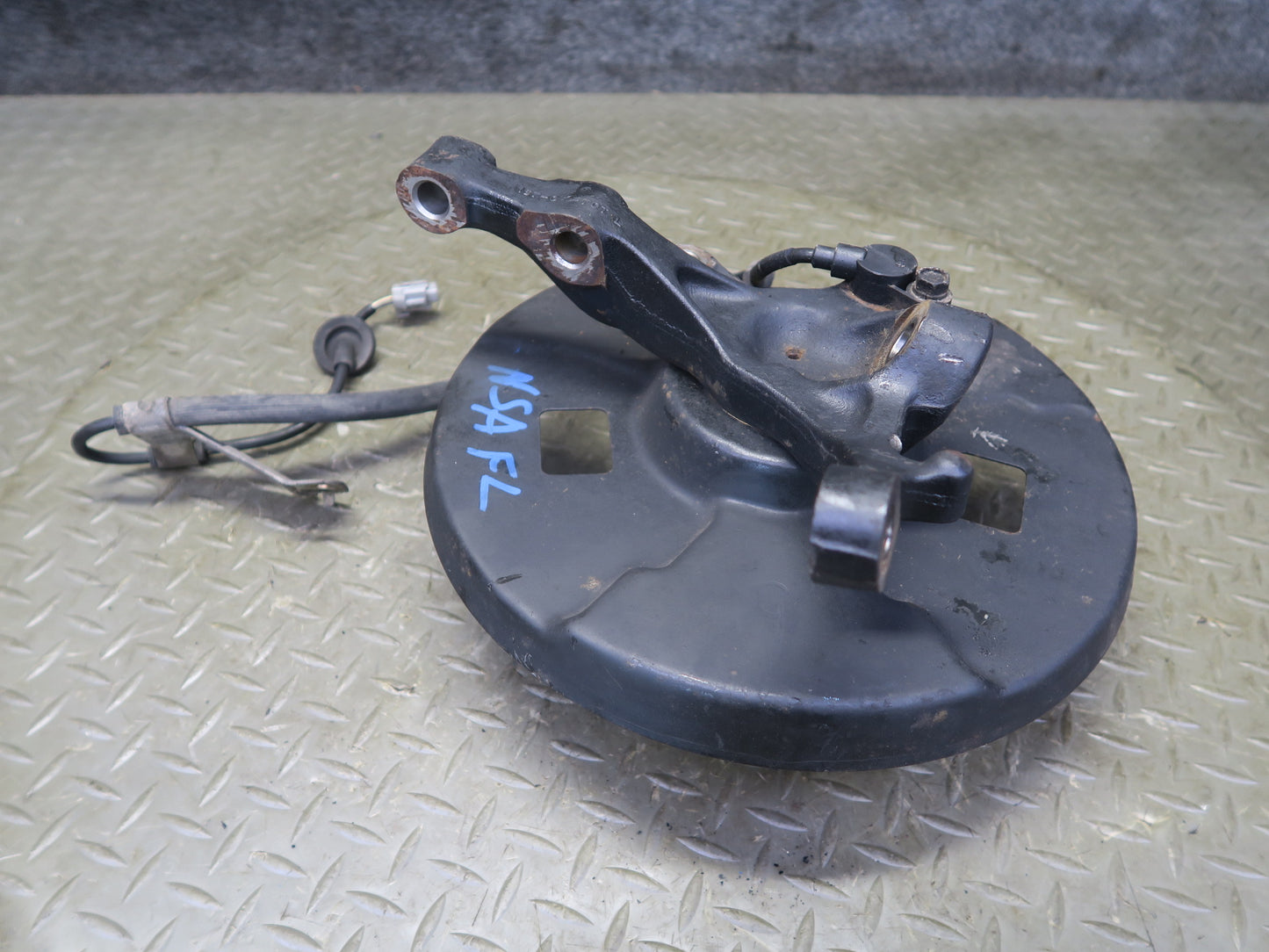 96-98 Nissan Stagea WGC34 RWD Front Left Spindle Knuckle Wheel Hub Bearing OEM