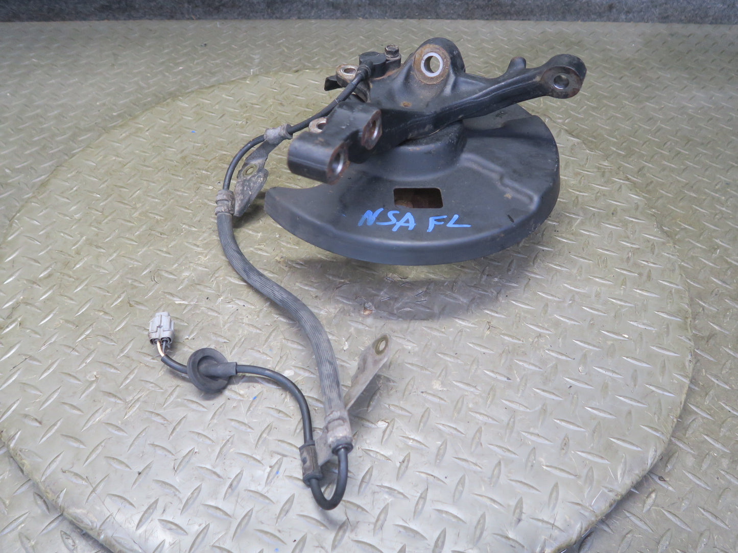 96-98 Nissan Stagea WGC34 RWD Front Left Spindle Knuckle Wheel Hub Bearing OEM