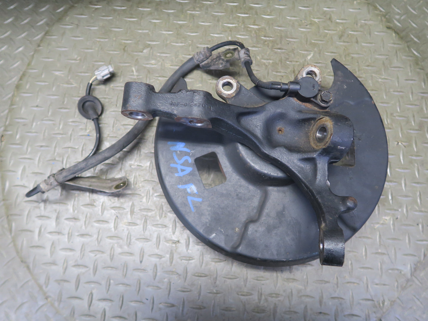 96-98 Nissan Stagea WGC34 RWD Front Left Spindle Knuckle Wheel Hub Bearing OEM