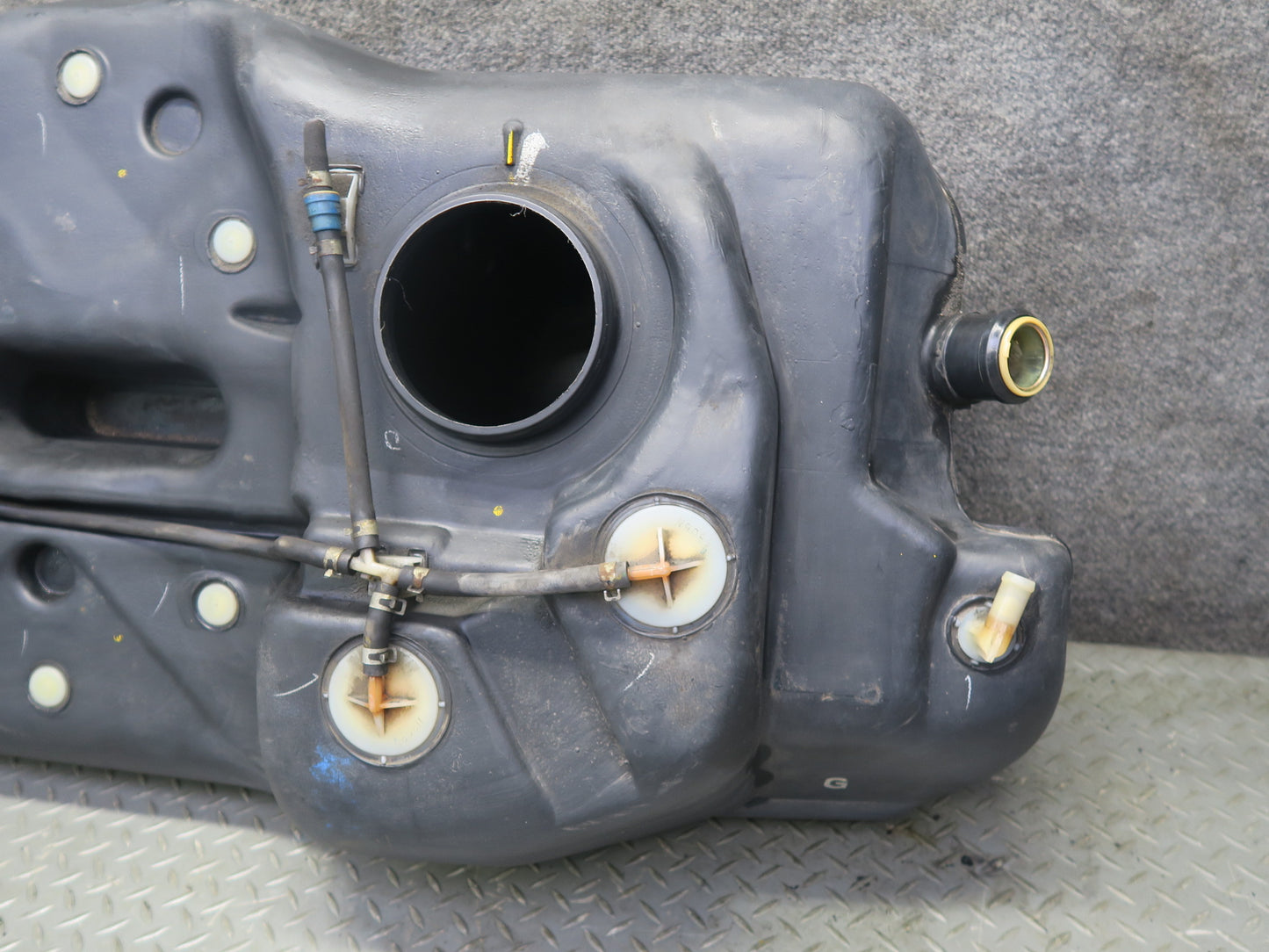 96-98 Nissan Stagea WGC34 Fuel Gas Tank 33K Miles 17205-0V000 OEM