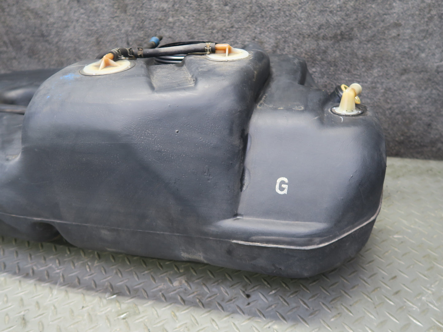 96-98 Nissan Stagea WGC34 Fuel Gas Tank 33K Miles 17205-0V000 OEM