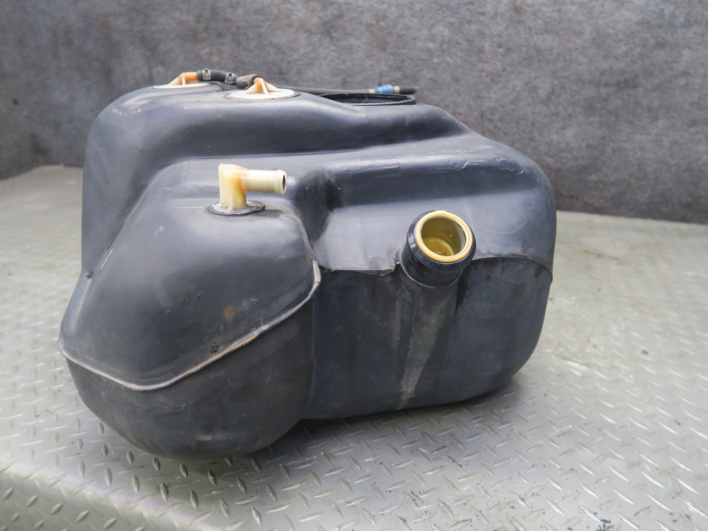 96-98 Nissan Stagea WGC34 Fuel Gas Tank 33K Miles 17205-0V000 OEM