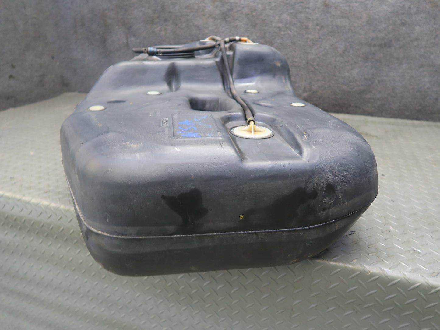 96-98 Nissan Stagea WGC34 Fuel Gas Tank 33K Miles 17205-0V000 OEM