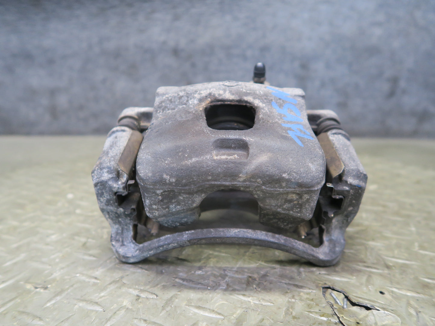 96-98 Nissan Stagea WGC34 RB25DE NA RWD Front Left & Right Brake Caliper Set OEM