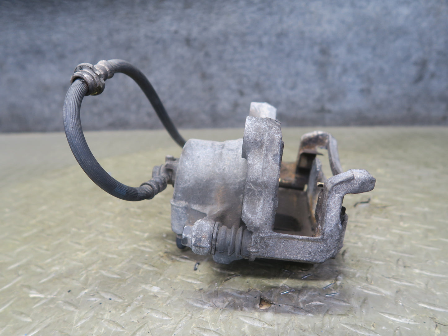 96-98 Nissan Stagea WGC34 RB25DE NA RWD Front Left & Right Brake Caliper Set OEM