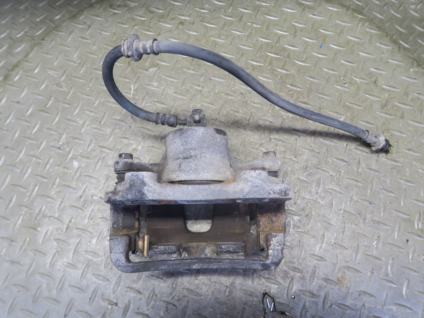 96-98 Nissan Stagea WGC34 RB25DE NA RWD Front Left & Right Brake Caliper Set OEM