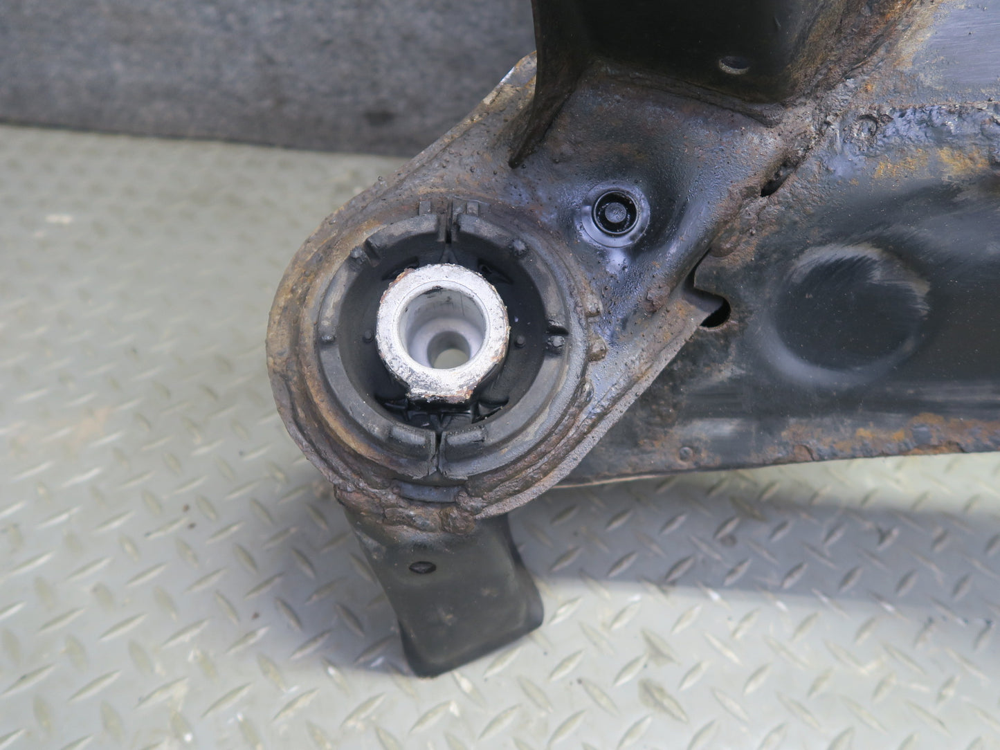 97-00 Lexus JZZ31L SC400 SC300 Rear Suspension Subframe Crossmember Carrier OEM