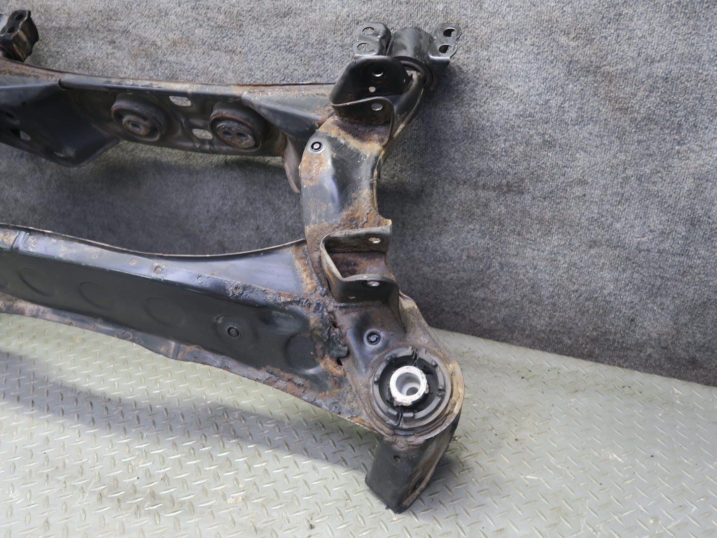 97-00 Lexus JZZ31L SC400 SC300 Rear Suspension Subframe Crossmember Carrier OEM