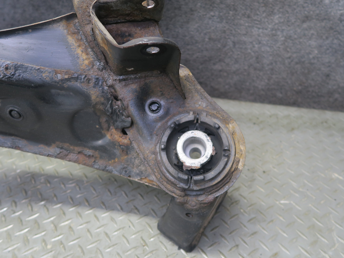 97-00 Lexus JZZ31L SC400 SC300 Rear Suspension Subframe Crossmember Carrier OEM