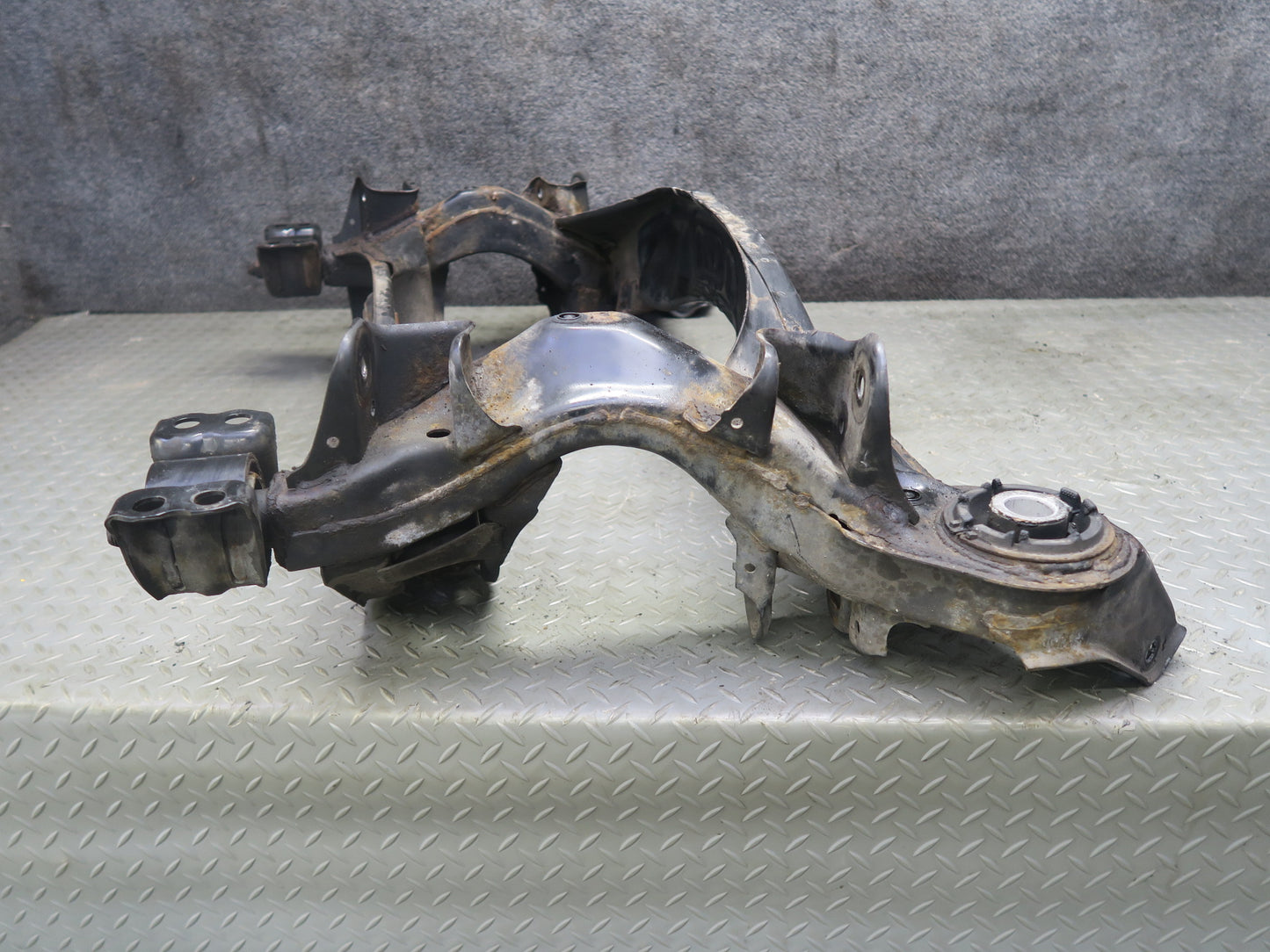 97-00 Lexus JZZ31L SC400 SC300 Rear Suspension Subframe Crossmember Carrier OEM