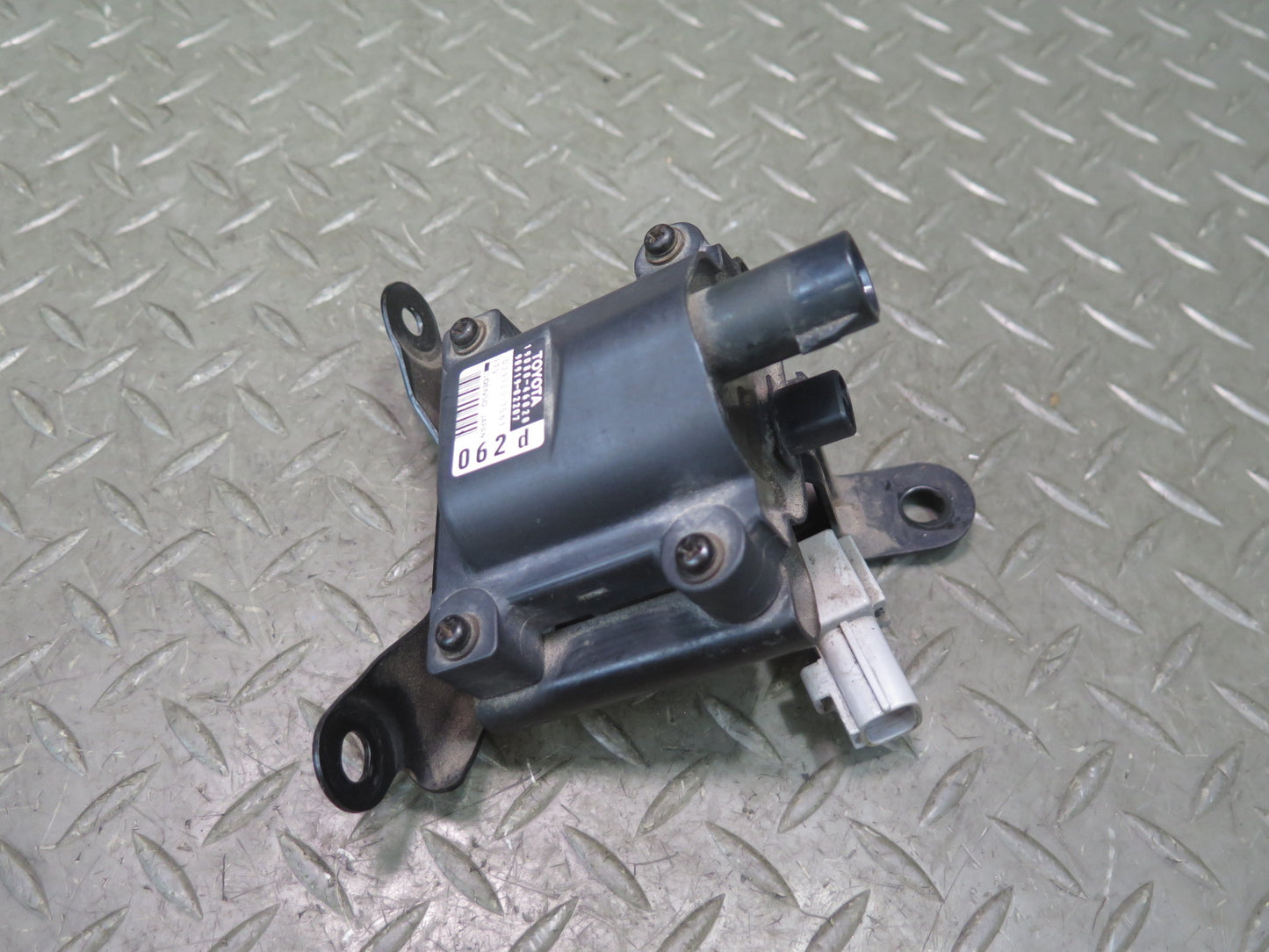 92-97 Lexus JZZ31L SC300 SC400 Ignition Coil Igniter W/ Bracket OEM
