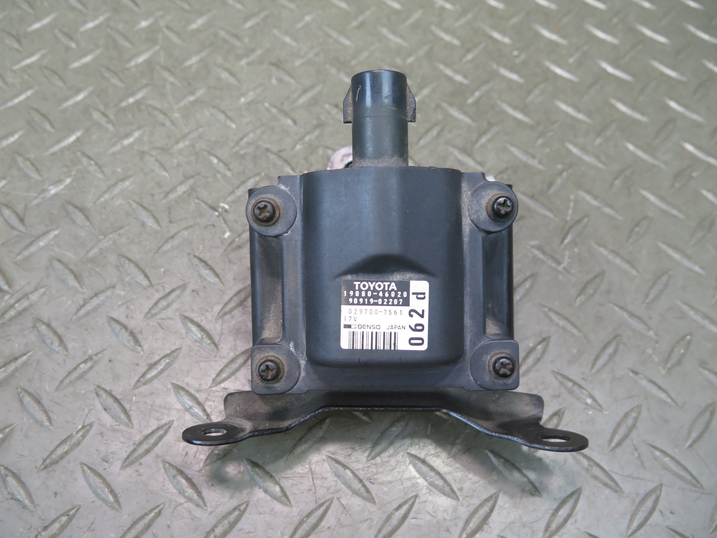 92-97 Lexus JZZ31L SC300 SC400 Ignition Coil Igniter W/ Bracket OEM
