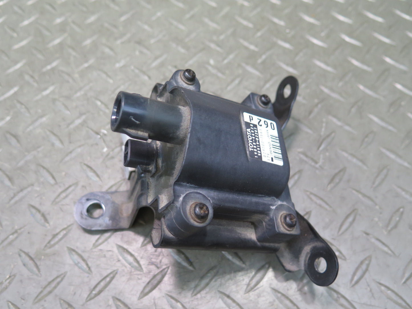 92-97 Lexus JZZ31L SC300 SC400 Ignition Coil Igniter W/ Bracket OEM