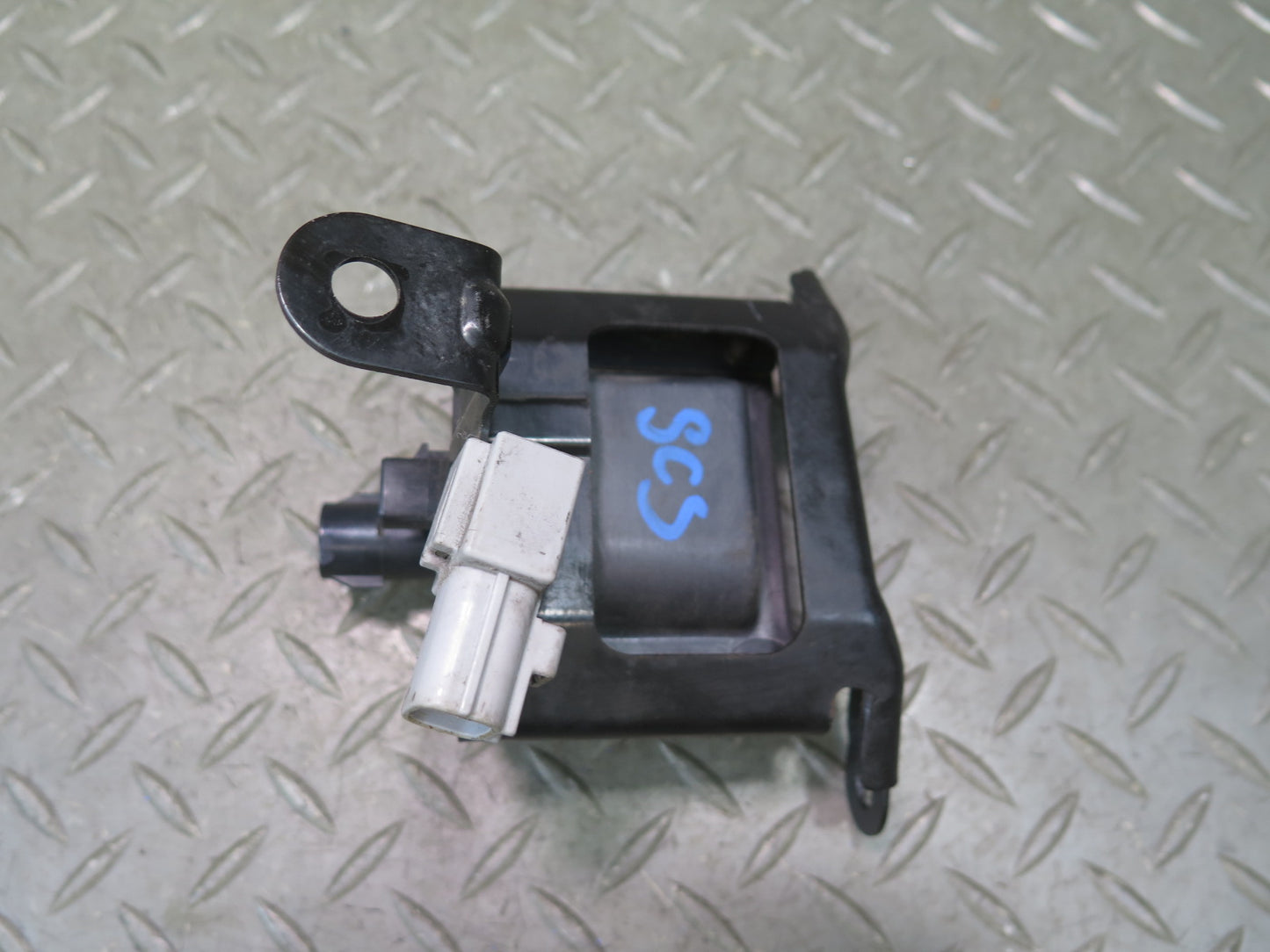 92-97 Lexus JZZ31L SC300 SC400 Ignition Coil Igniter W/ Bracket OEM