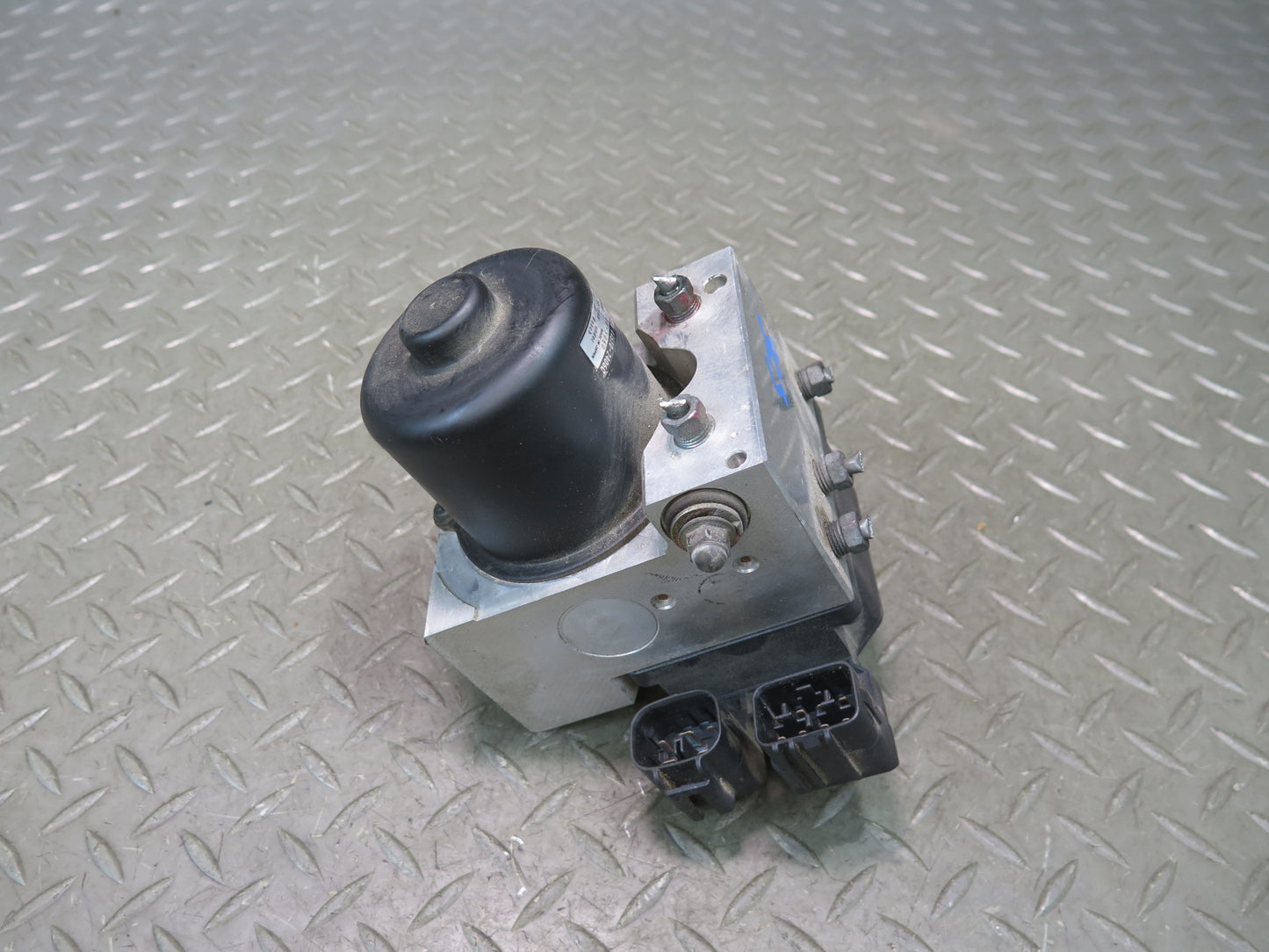 97-00 Lexus JZZ31L SC400 SC300 Anti Lock Brake ABS Pump Module OEM