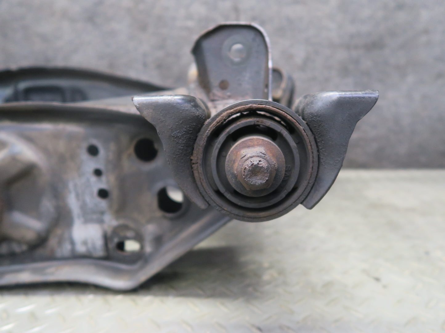 97-00 Lexus JZZ31L SC400 SC300 Rear Suspension Subframe Crossmember Carrier OEM