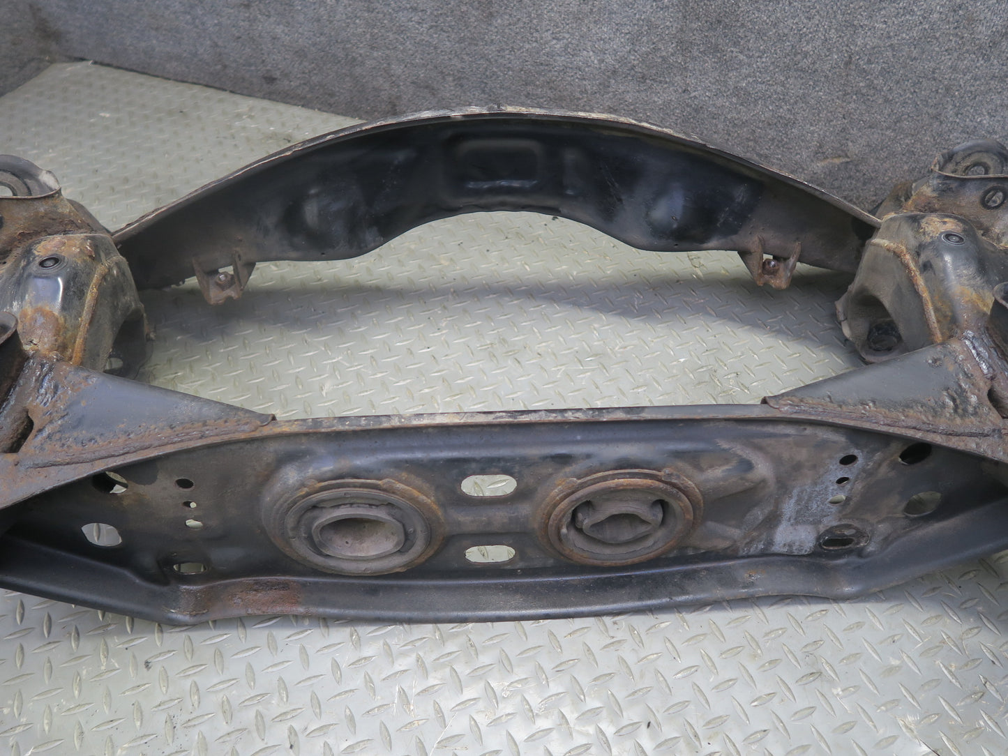 97-00 Lexus JZZ31L SC400 SC300 Rear Suspension Subframe Crossmember Carrier OEM