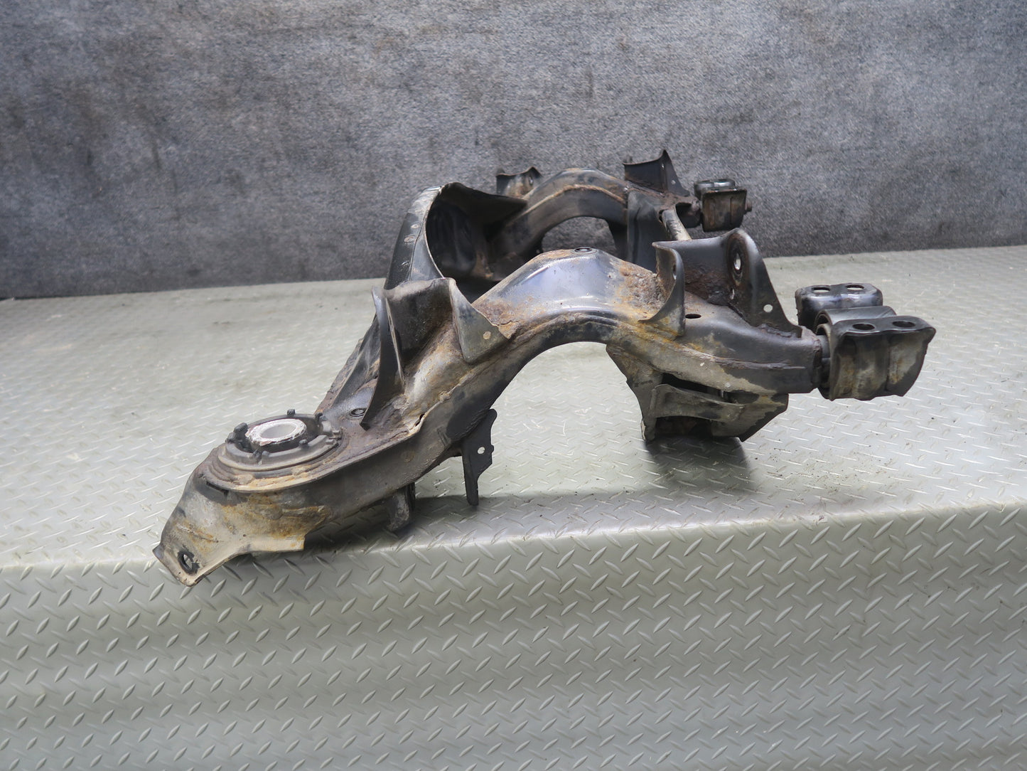 97-00 Lexus JZZ31L SC400 SC300 Rear Suspension Subframe Crossmember Carrier OEM
