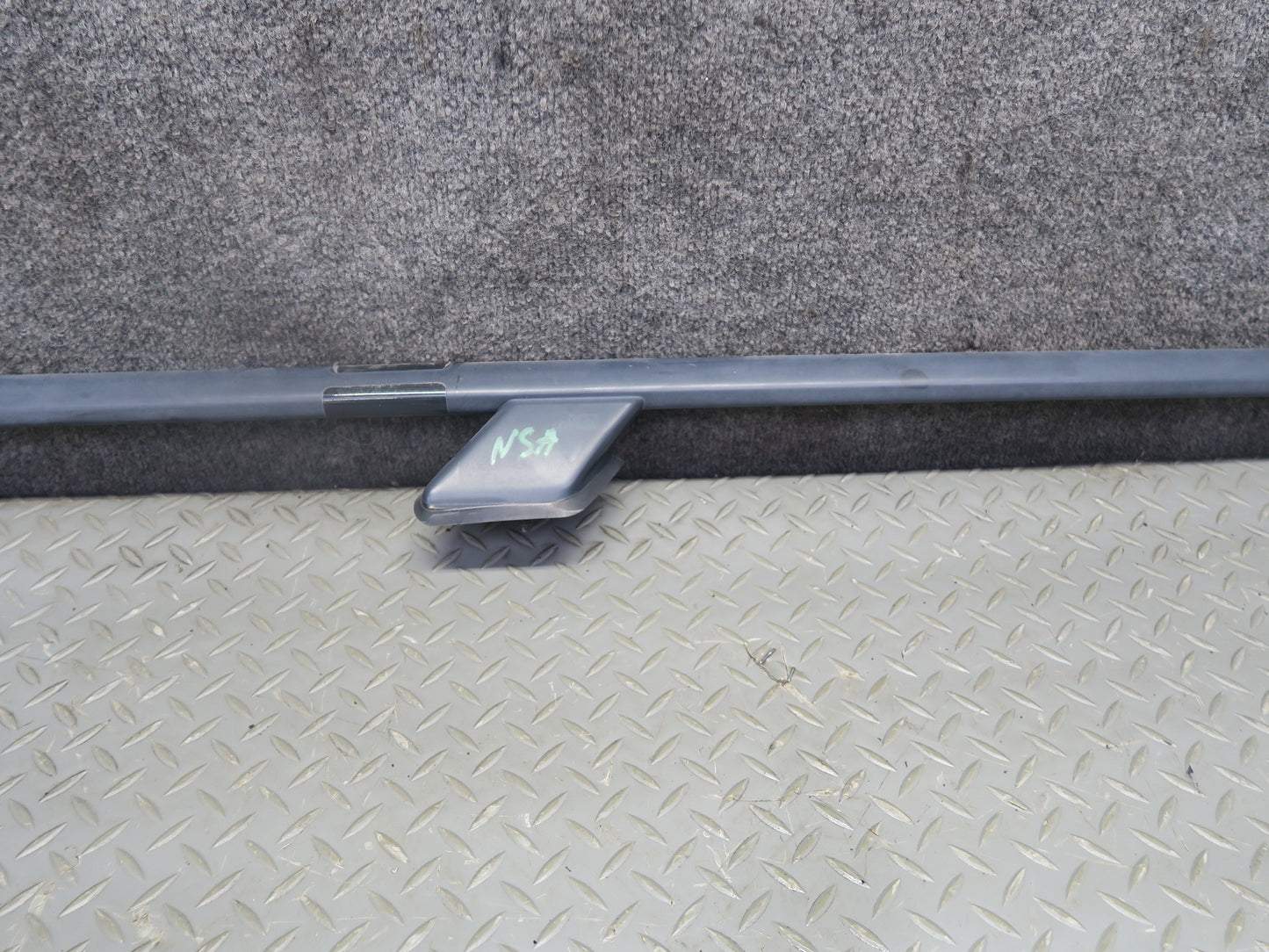 96-98 Nissan Stagea WGC34 Left & Right Cargo Luggage Roof Rack Rail Set OEM