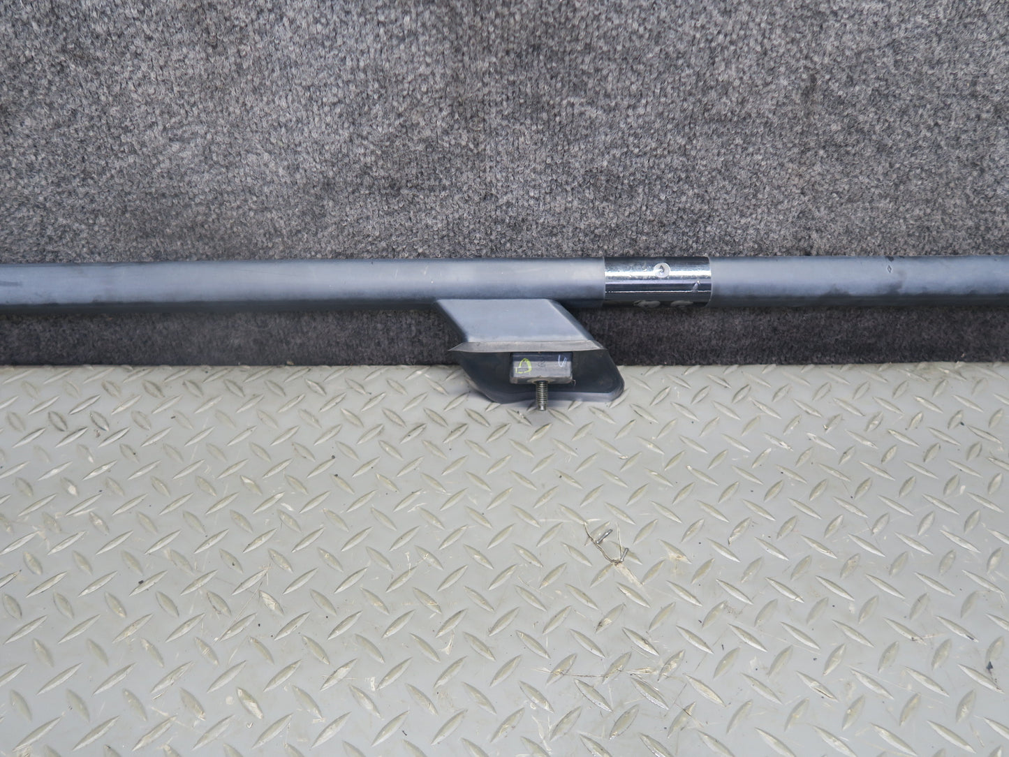 96-98 Nissan Stagea WGC34 Left & Right Cargo Luggage Roof Rack Rail Set OEM