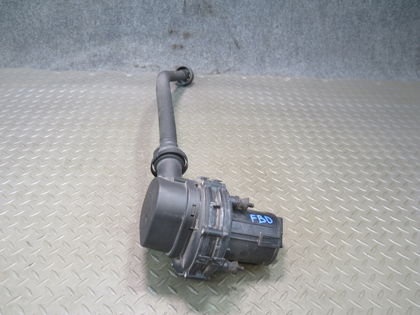 96-99 BMW E36 328iC 2.8L M52 Engine Secondary Air Injection Smog Pump OEM