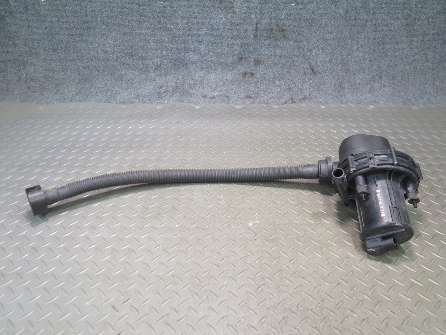 96-99 BMW E36 328iC 2.8L M52 Engine Secondary Air Injection Smog Pump OEM
