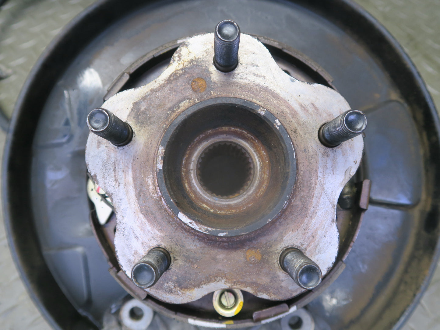 96-98 Nissan Stagea WGC34 Rear Left Spindle Knuckle Wheel Hub Bearing 33K OEM