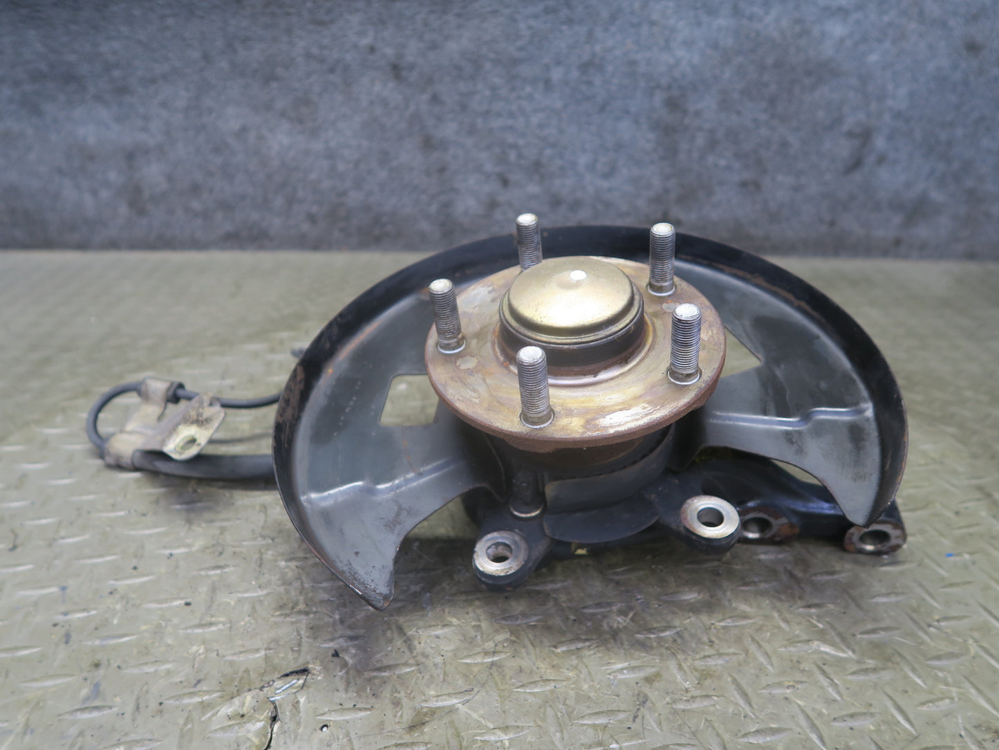 96-98 Nissan Stagea WGC34 RWD Front Right Spindle Knuckle Wheel Hub Bearing OEM