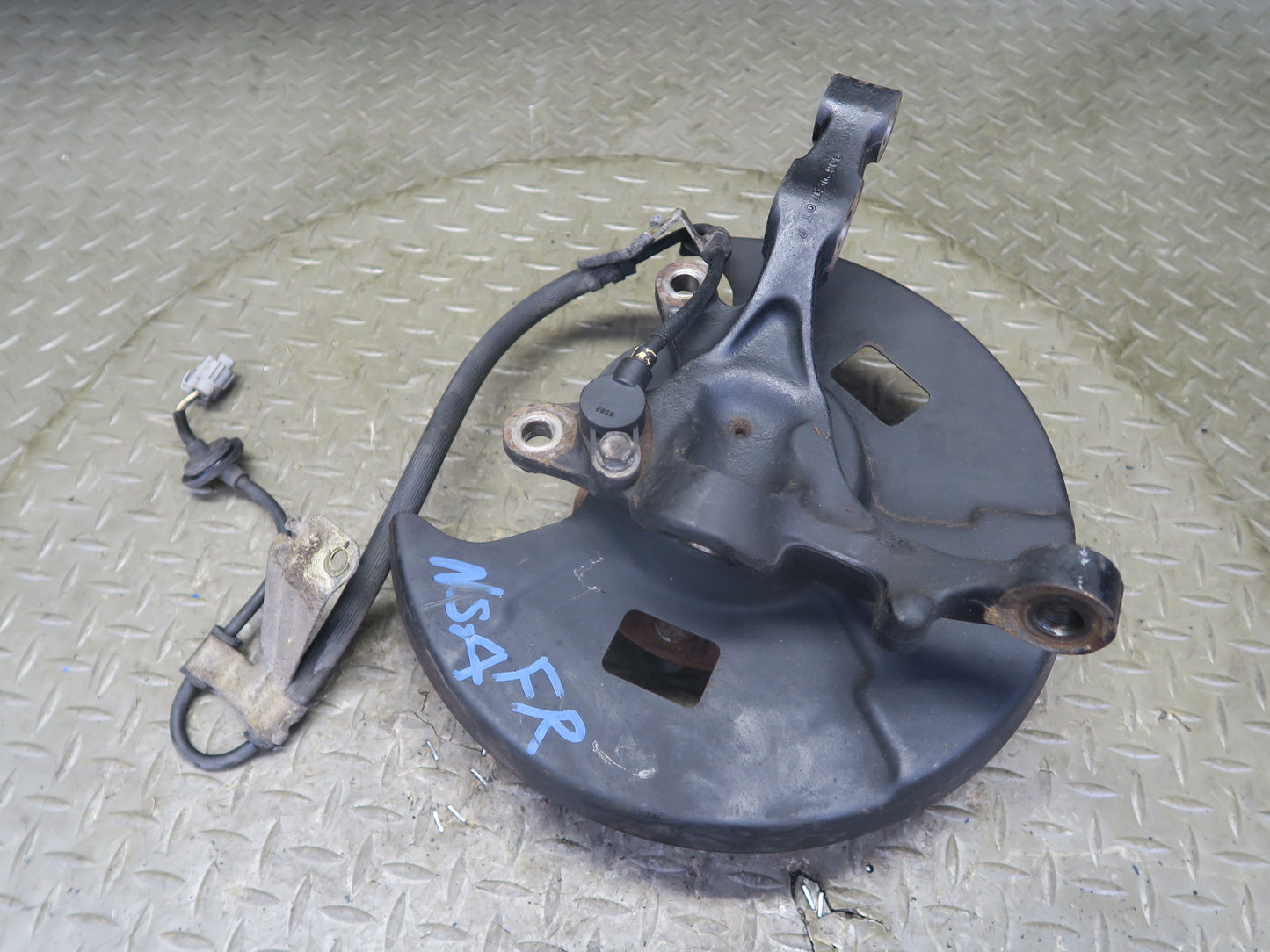 96-98 Nissan Stagea WGC34 RWD Front Right Spindle Knuckle Wheel Hub Bearing OEM