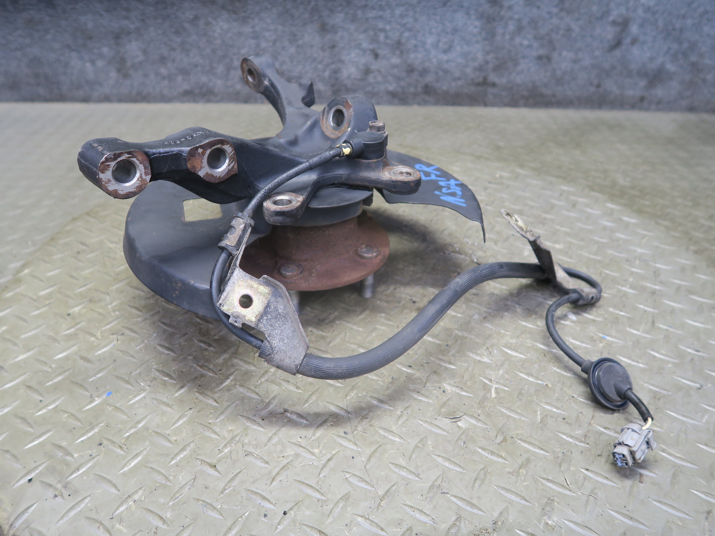 96-98 Nissan Stagea WGC34 RWD Front Right Spindle Knuckle Wheel Hub Bearing OEM