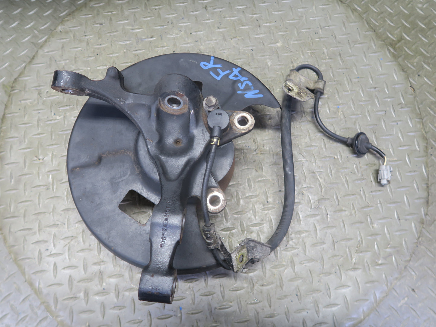96-98 Nissan Stagea WGC34 RWD Front Right Spindle Knuckle Wheel Hub Bearing OEM
