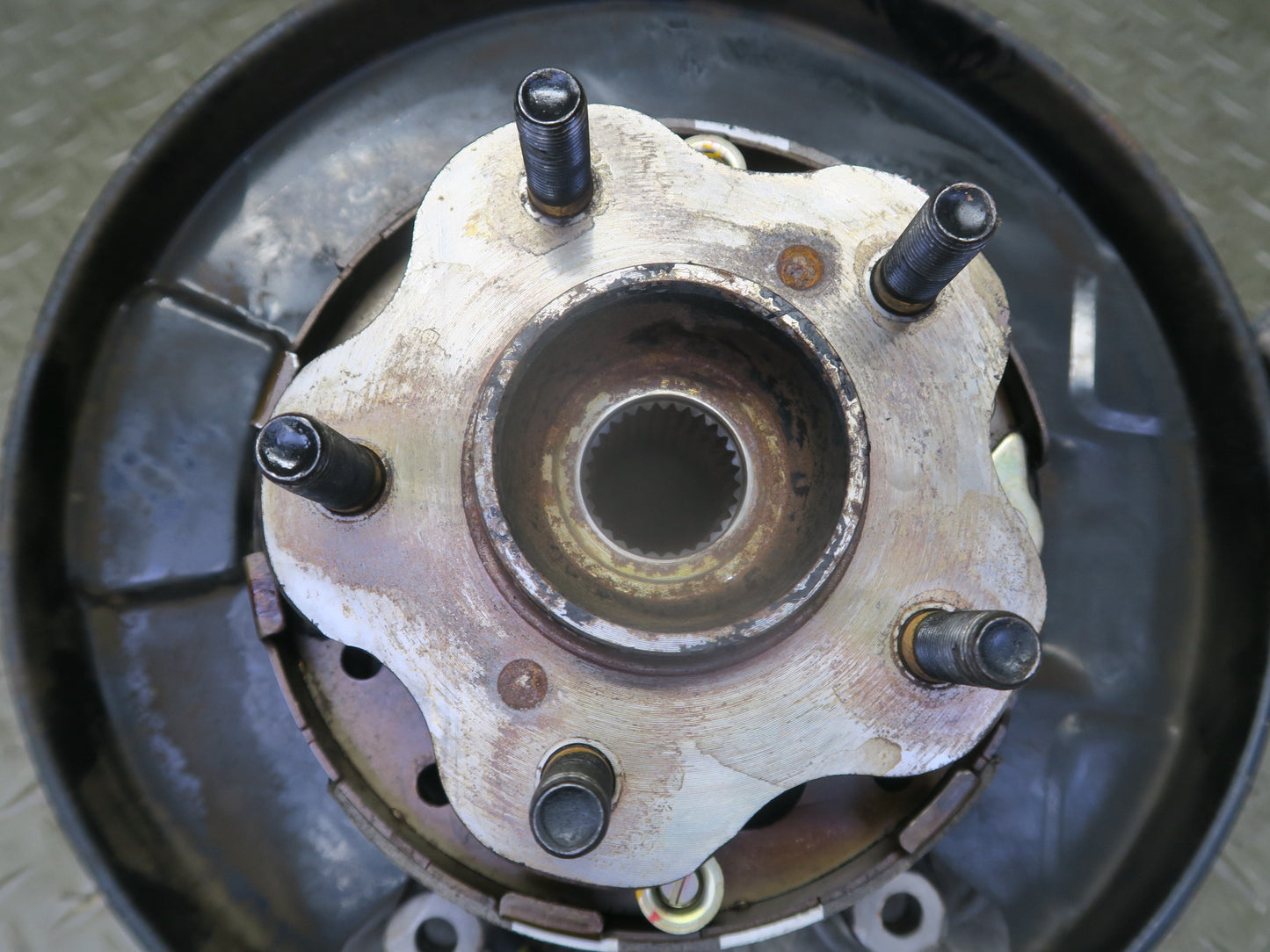 96-98 Nissan Stagea WGC34 Rear Right Spindle Knuckle Wheel Hub Bearing 33K OEM