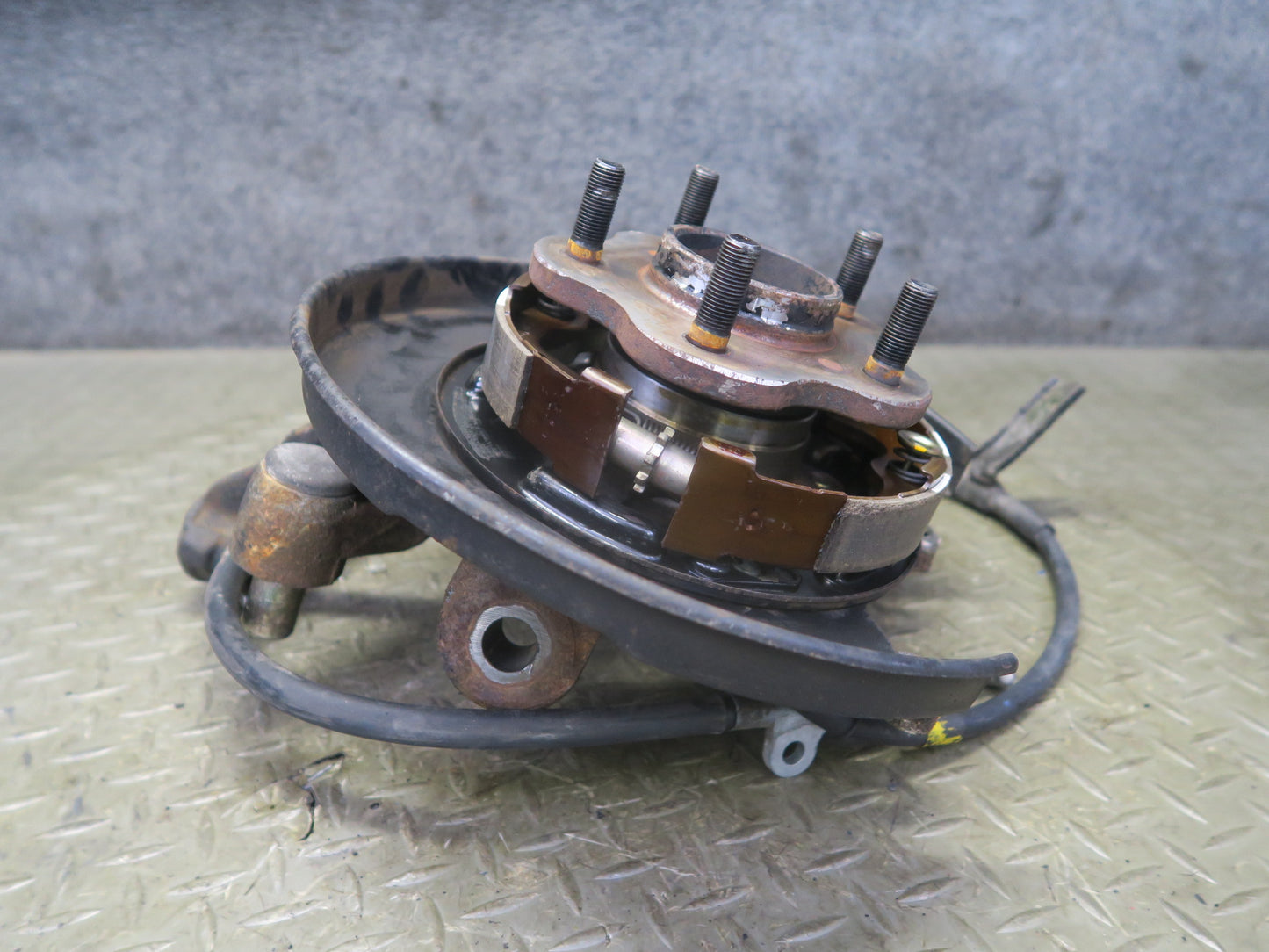 96-98 Nissan Stagea WGC34 Rear Right Spindle Knuckle Wheel Hub Bearing 33K OEM