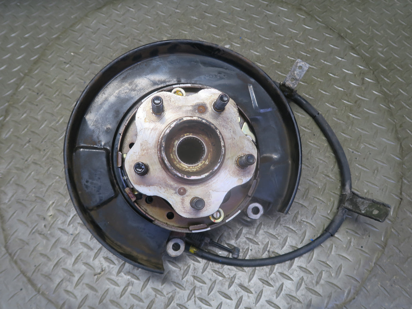 96-98 Nissan Stagea WGC34 Rear Right Spindle Knuckle Wheel Hub Bearing 33K OEM
