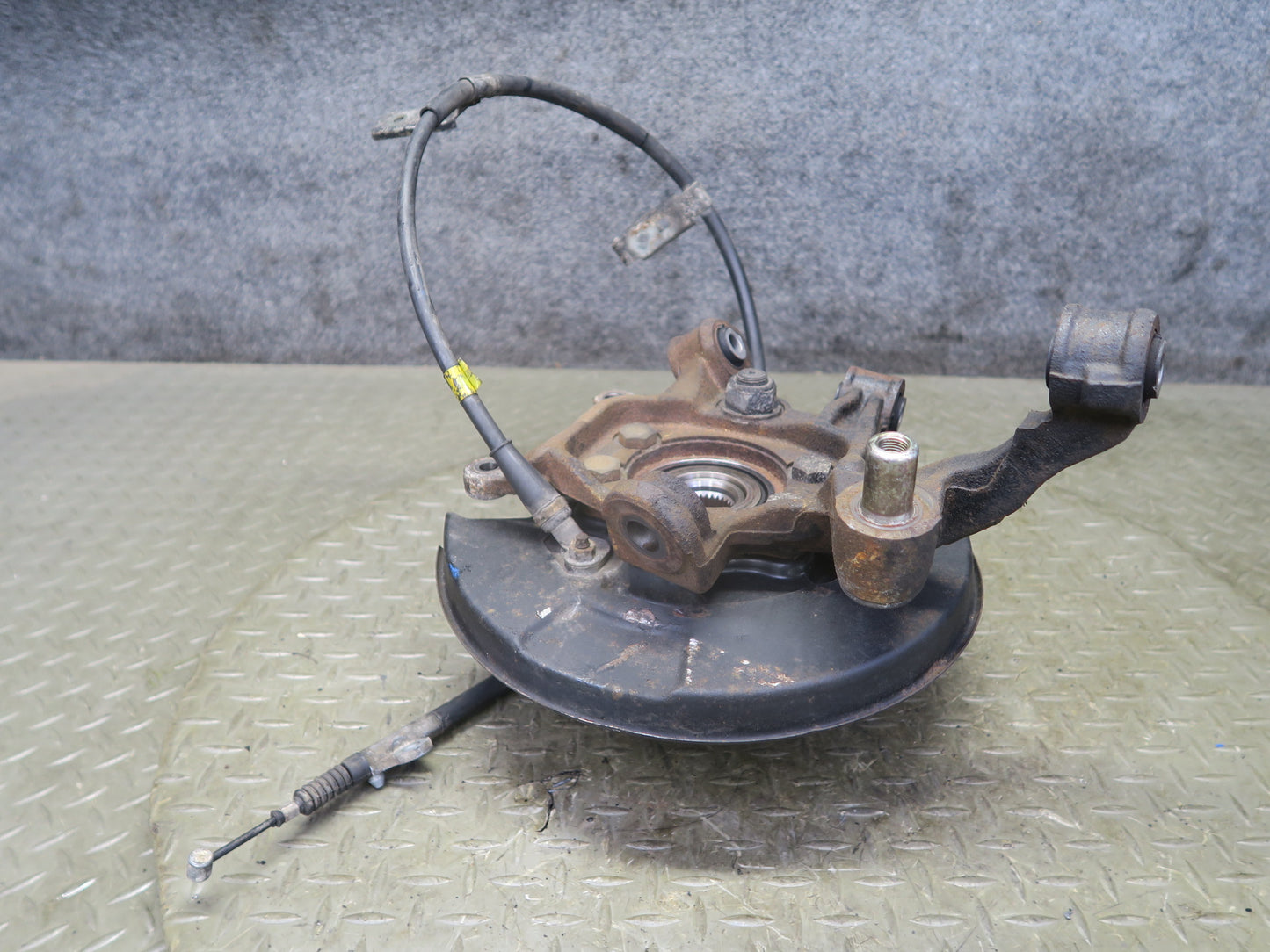 96-98 Nissan Stagea WGC34 Rear Right Spindle Knuckle Wheel Hub Bearing 33K OEM