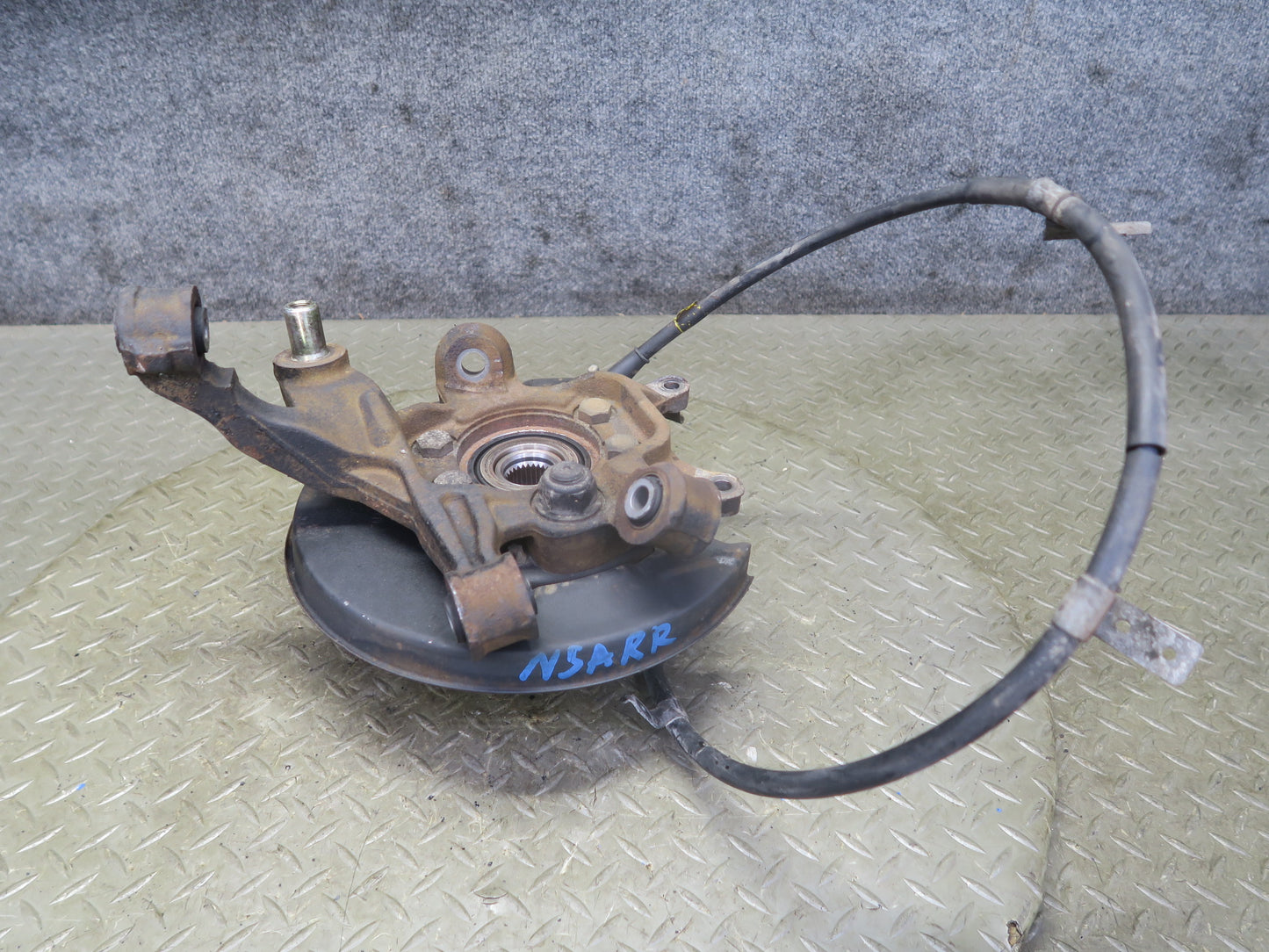 96-98 Nissan Stagea WGC34 Rear Right Spindle Knuckle Wheel Hub Bearing 33K OEM