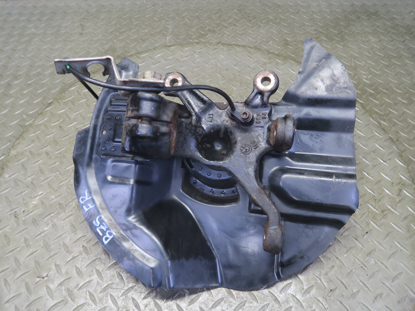 06-08 BMW E85 Z4 3.0Si N52 RWD Front Right Spindle Knuckle Wheel Hub Bearing OEM