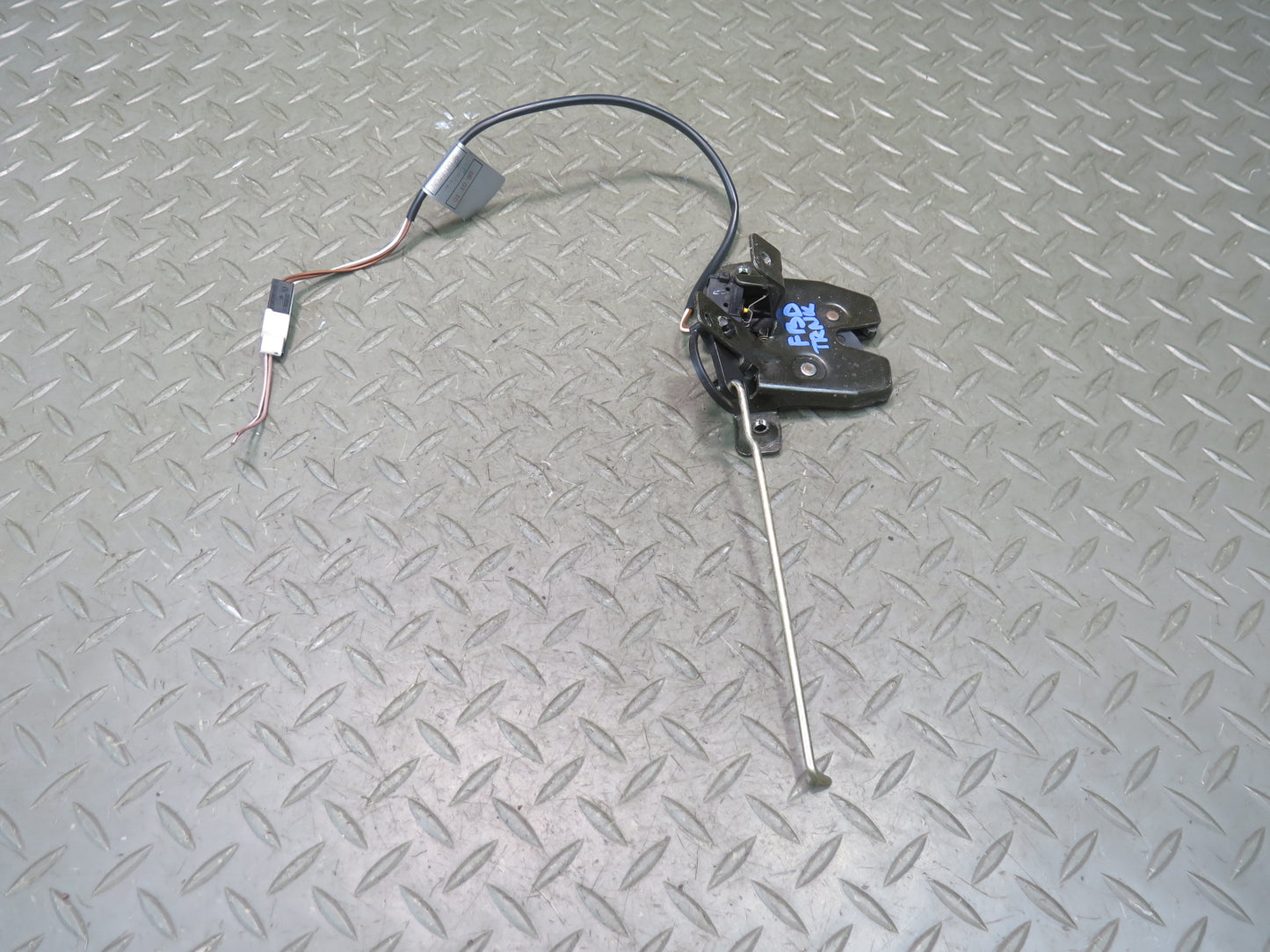 94-99 BMW E36 328iC Convertible Rear Trunk Lid Lock Latch Actuator 8173721 OEM