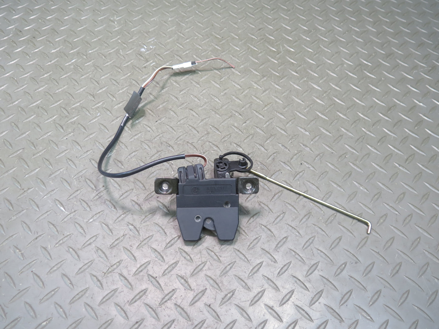 94-99 BMW E36 328iC Convertible Rear Trunk Lid Lock Latch Actuator 8173721 OEM