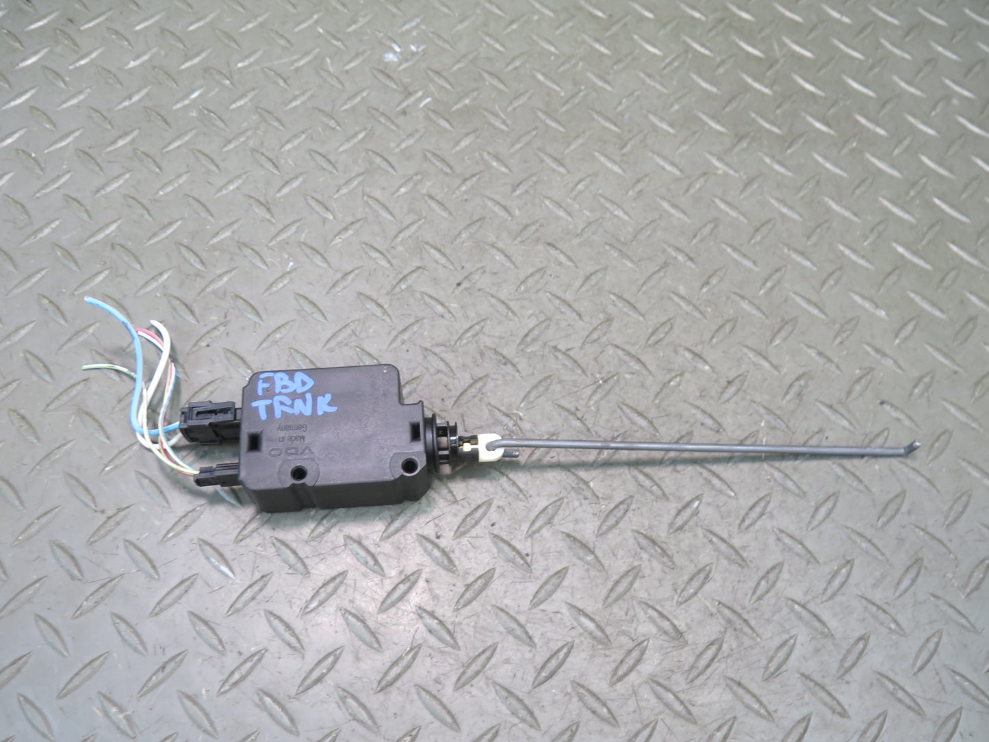 94-99 BMW E36 328iC Convertible Rear Trunk Lid Lock Latch Actuator 8173721 OEM