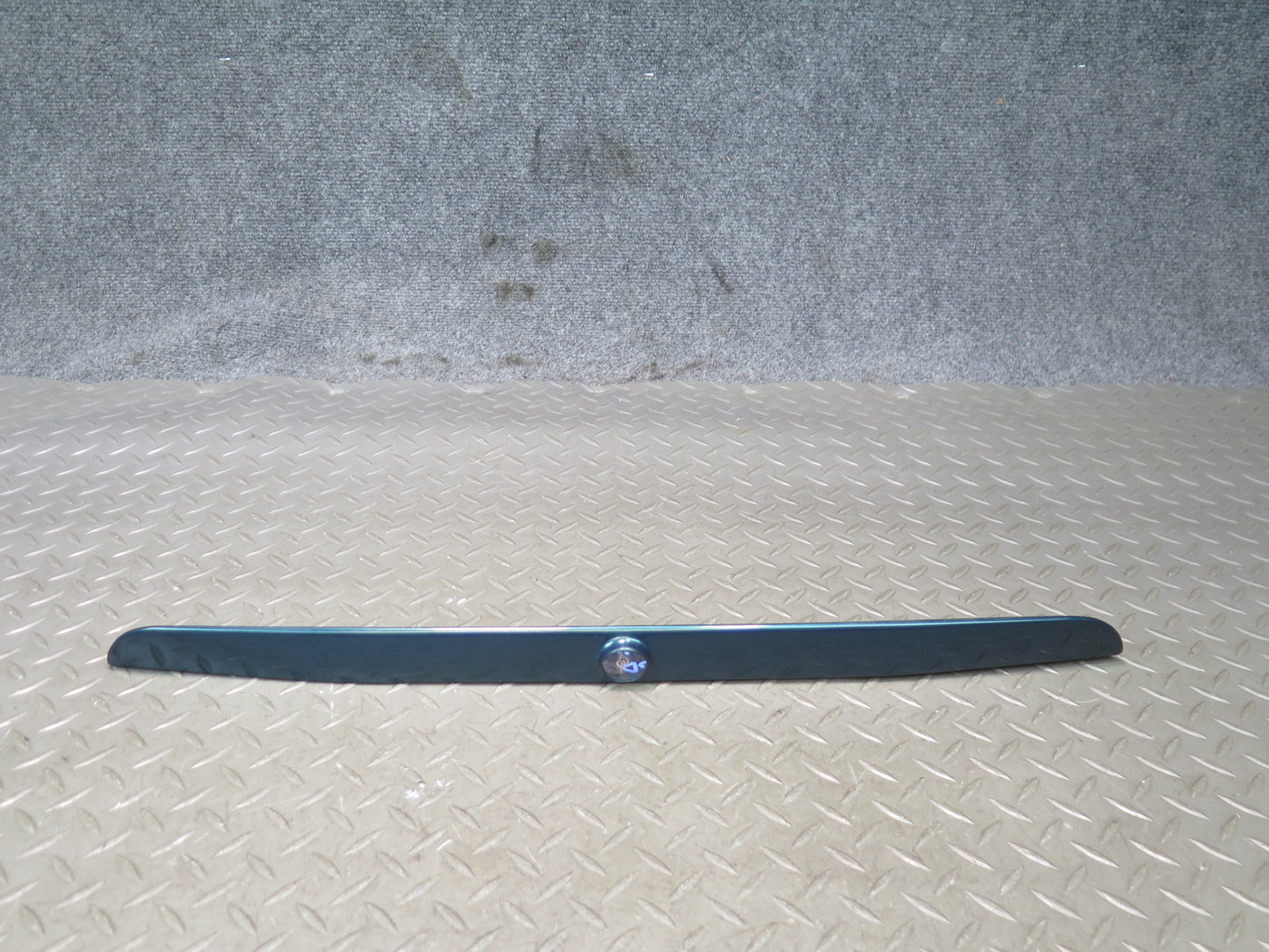 94-99 BMW E36 328iC Convertible Rear Trunk Lid Finish Trim Molding 8135352 OEM