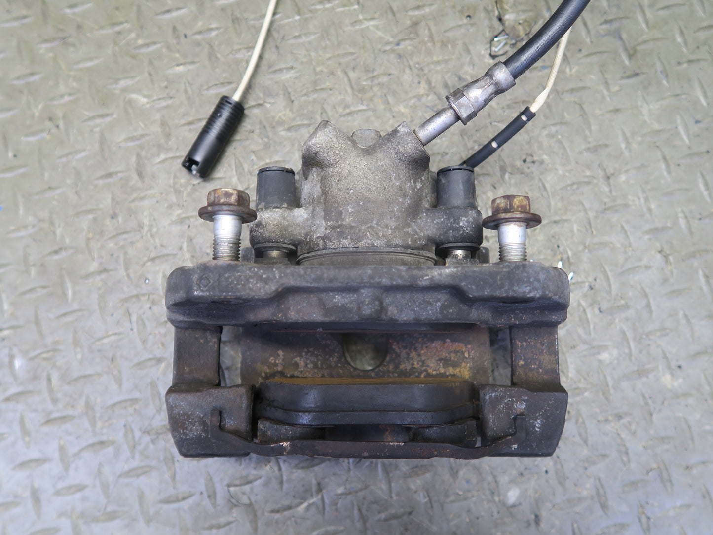 06-08 BMW E85 Z4 N52 3.0si RWD Set of 2 Front Left & Right Brake Caliper OEM