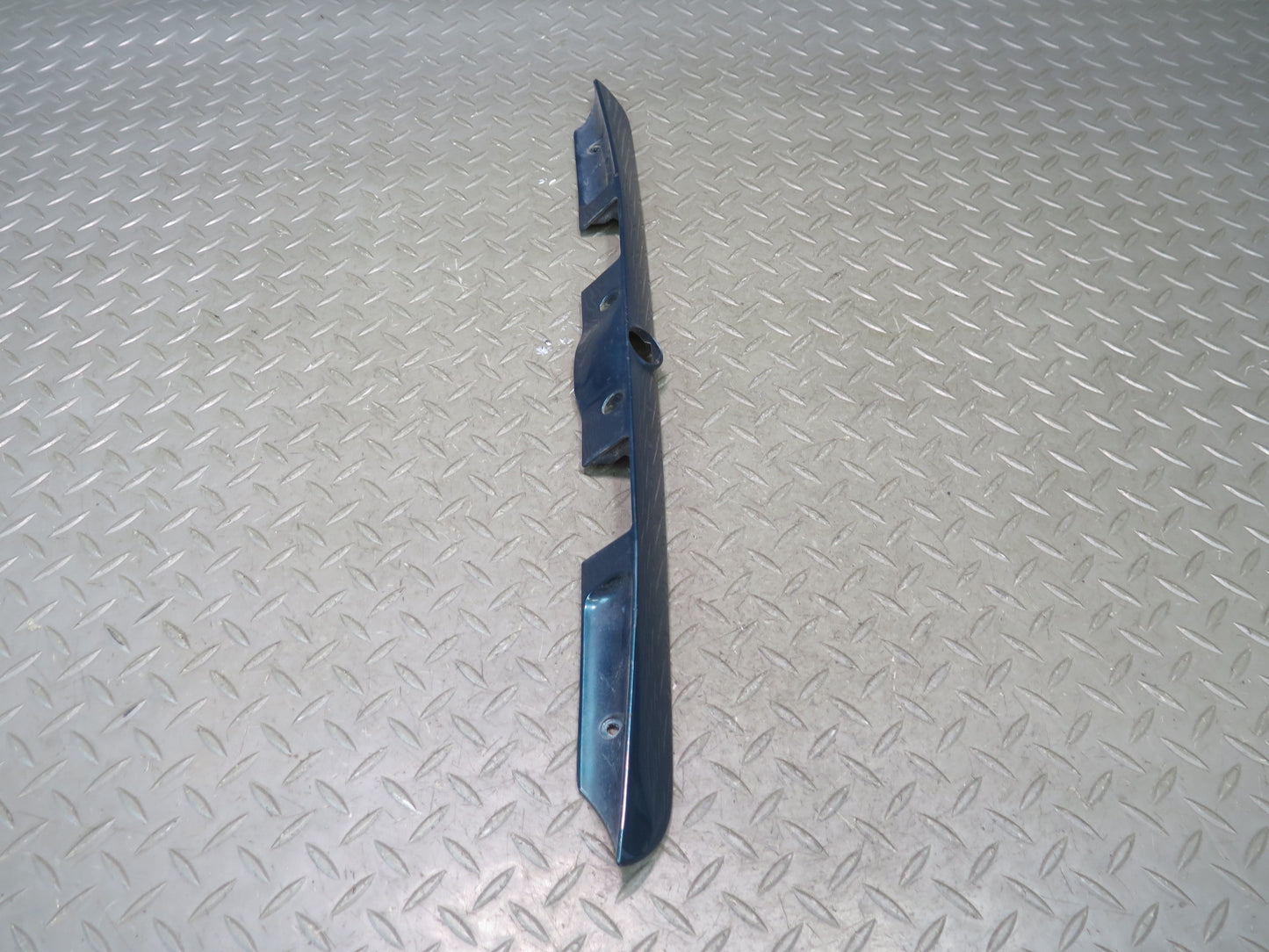 94-99 BMW E36 328iC Convertible Rear Trunk Lid Finish Trim Molding 8135352 OEM
